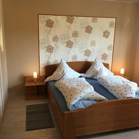 Ferienwohnung Martina Zell an der Mosel Eksteriør bilde